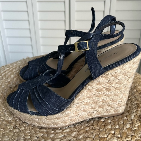 2 pairs of American Eagle wedges - Picture 5 of 6
